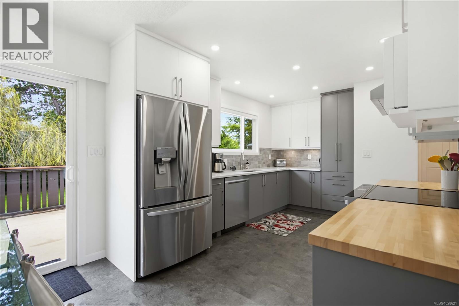  9552 Sharples Road, Sidney