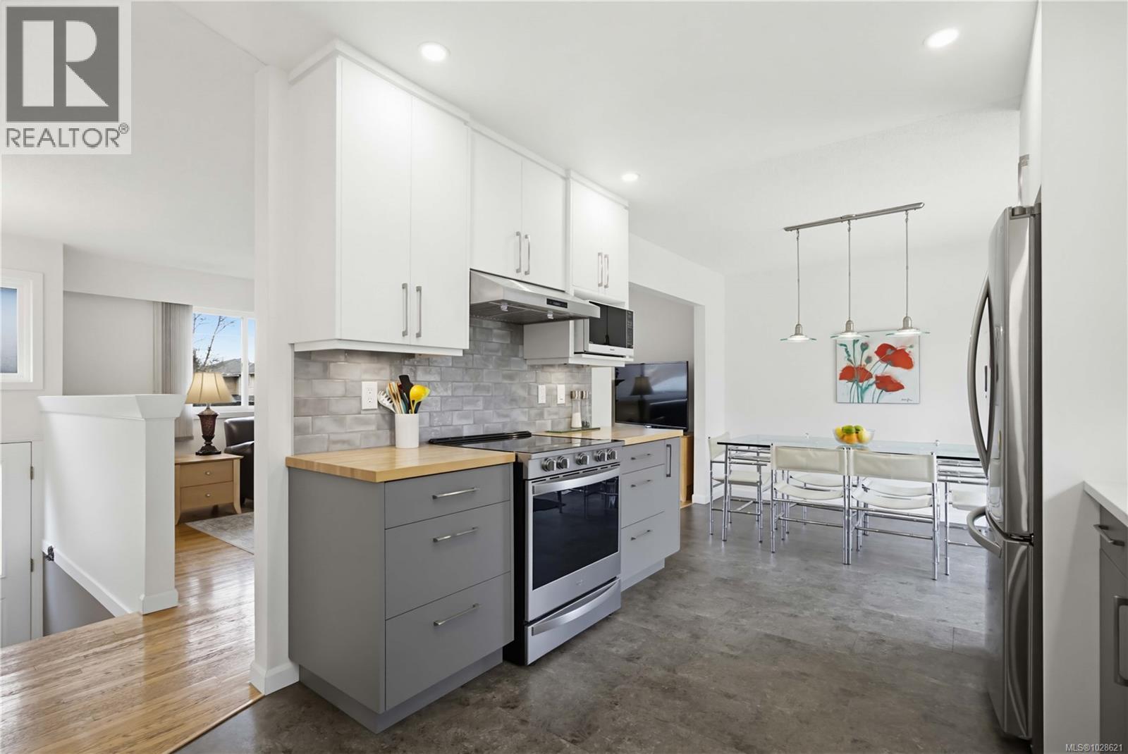  9552 Sharples Road, Sidney