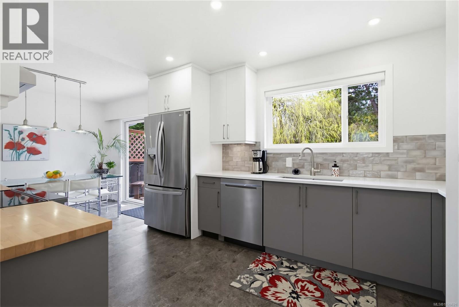  9552 Sharples Road, Sidney