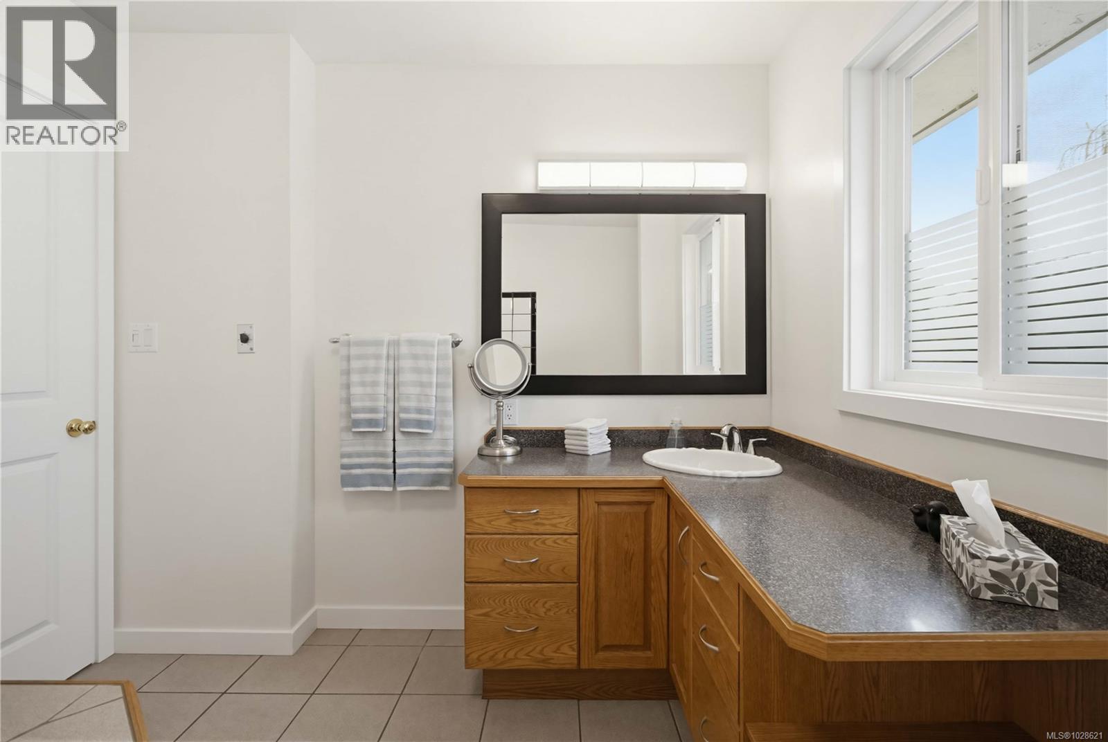  9552 Sharples Road, Sidney