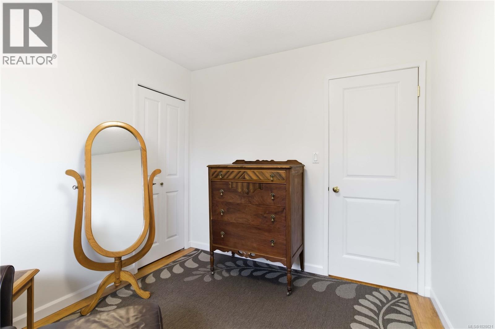  9552 Sharples Road, Sidney