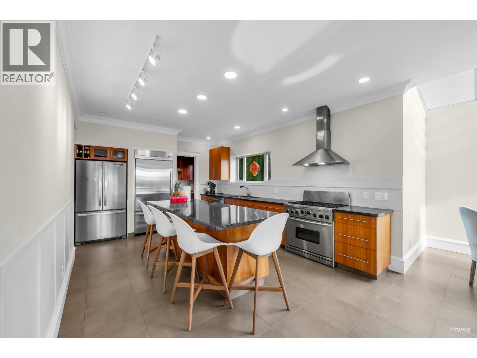 715 KING GEORGES WAY, West Vancouver