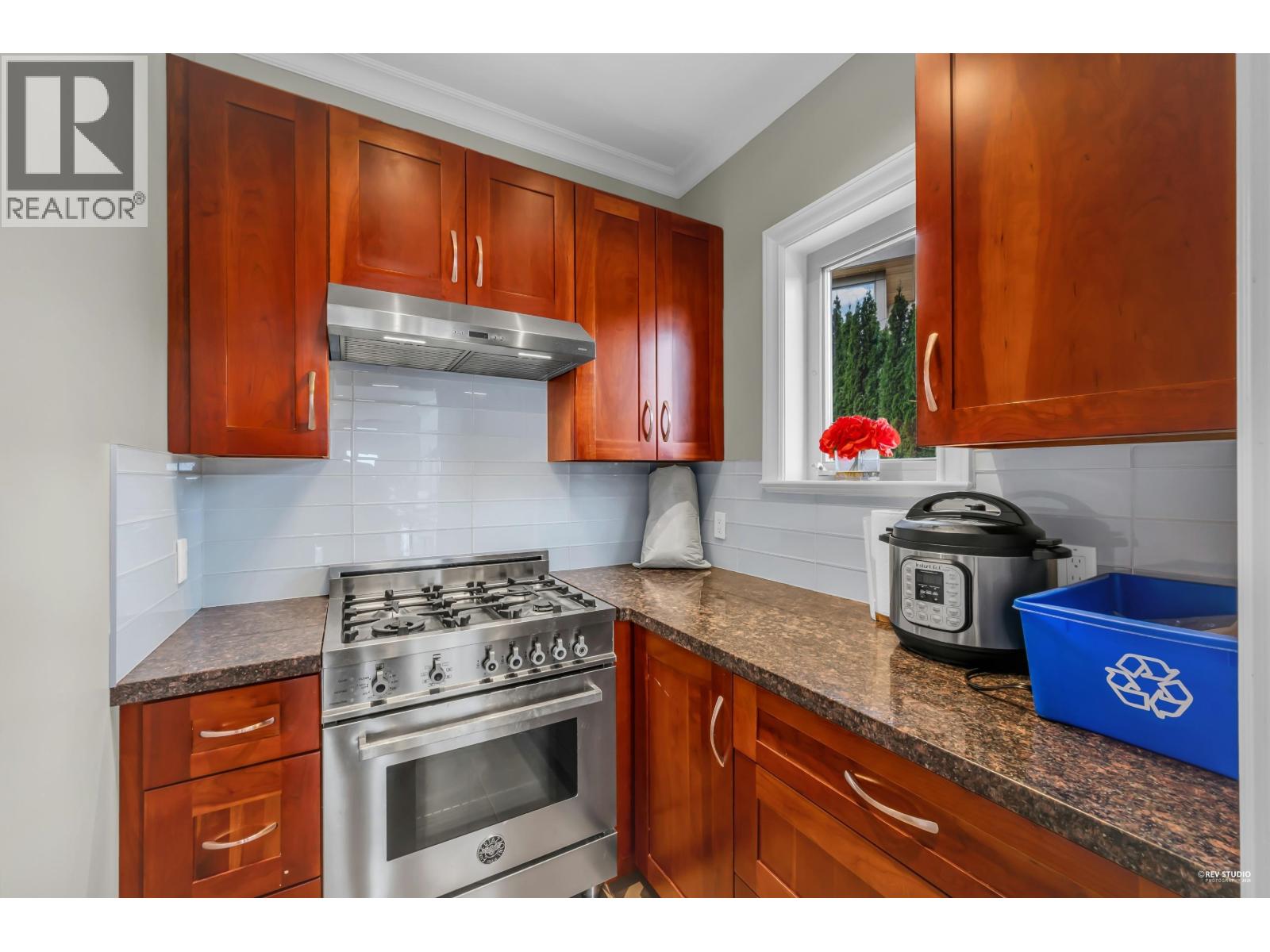 715 KING GEORGES WAY, West Vancouver