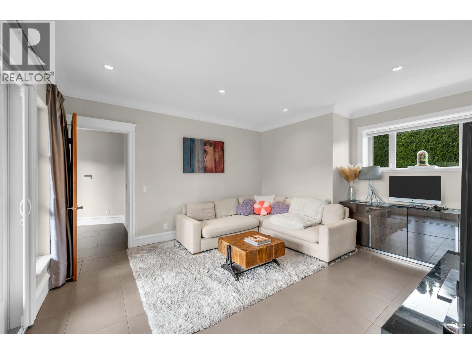 715 KING GEORGES WAY, West Vancouver