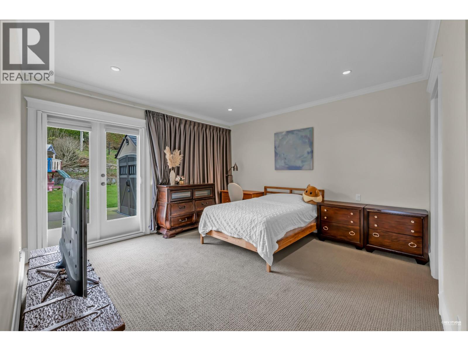 715 KING GEORGES WAY, West Vancouver