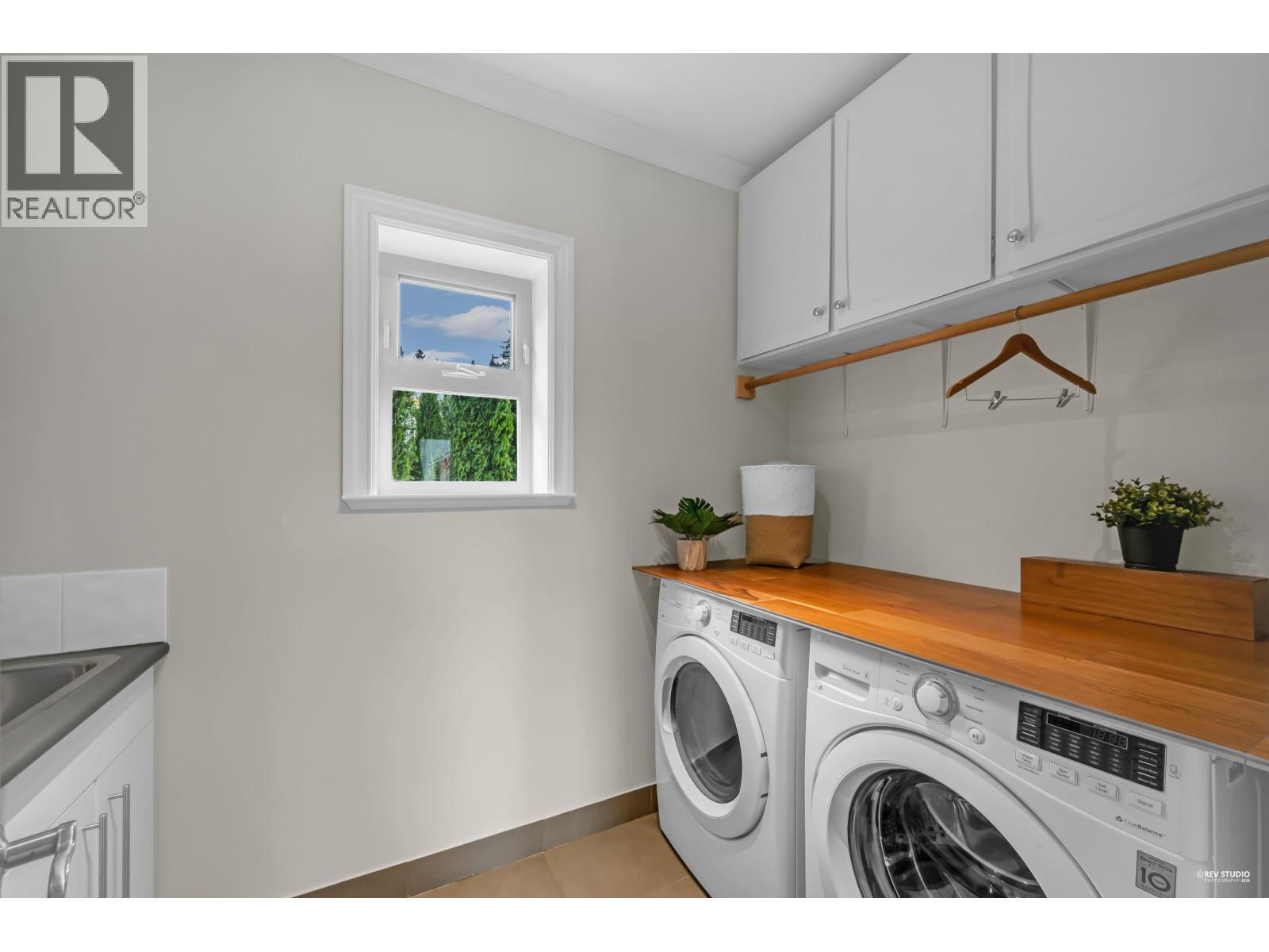 715 KING GEORGES WAY, West Vancouver