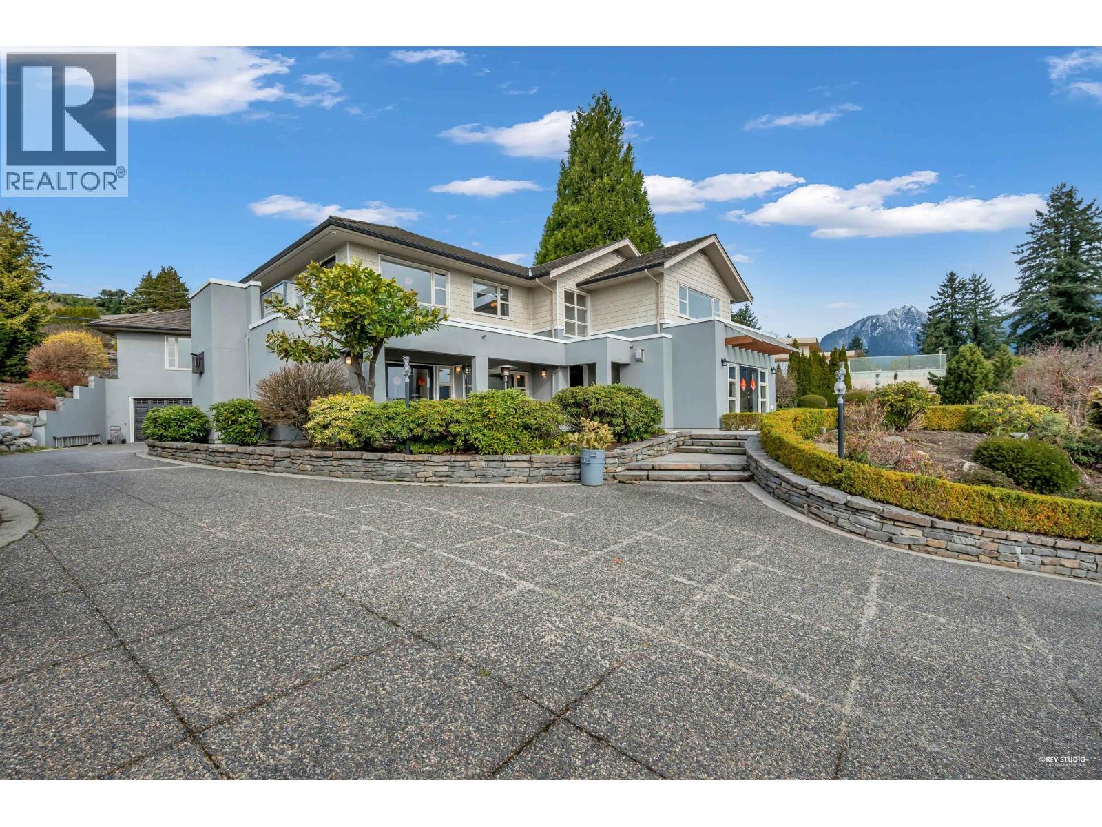 715 KING GEORGES WAY, West Vancouver