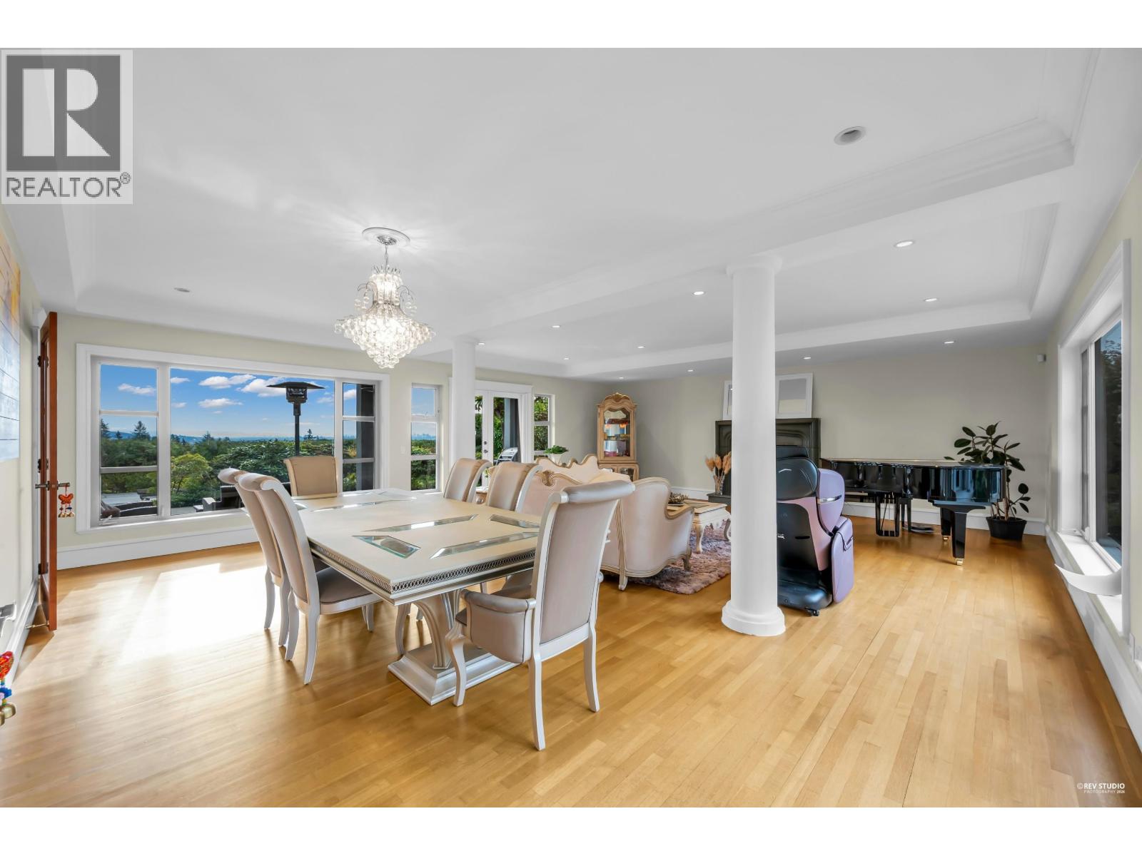 715 KING GEORGES WAY, West Vancouver