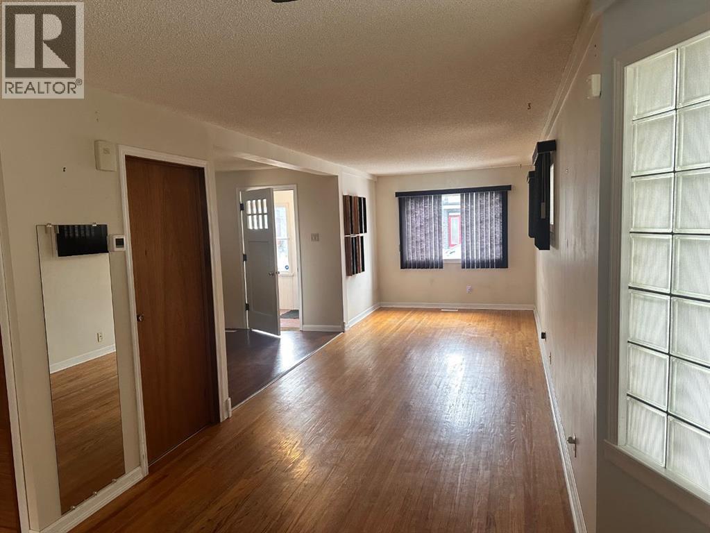 Single Family House for Sale in   Avenue NE Crescent Heights Calgary 