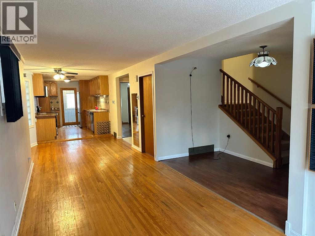 Single Family House for Sale in   Avenue NE Crescent Heights Calgary 