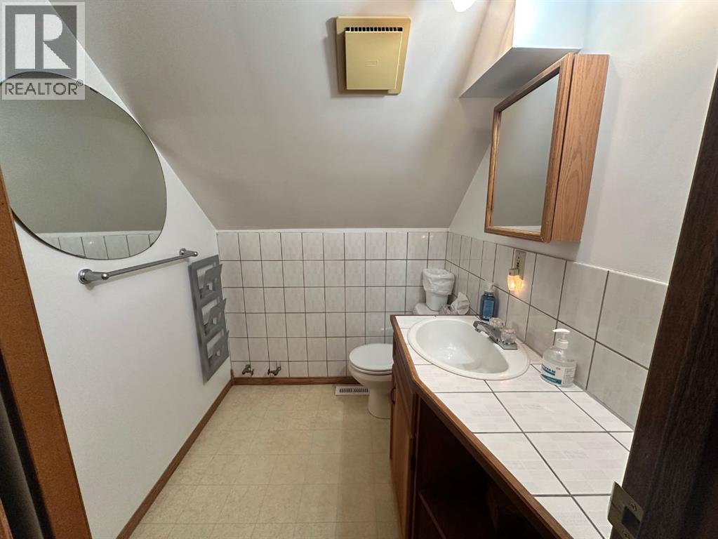 Single Family House for Sale in   Avenue NE Crescent Heights Calgary 