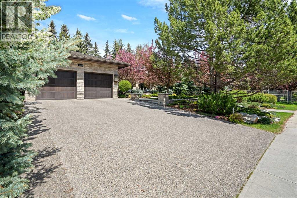 Single Family House Bungalow for Sale in  belaire Drive Bel-Aire Calgary 