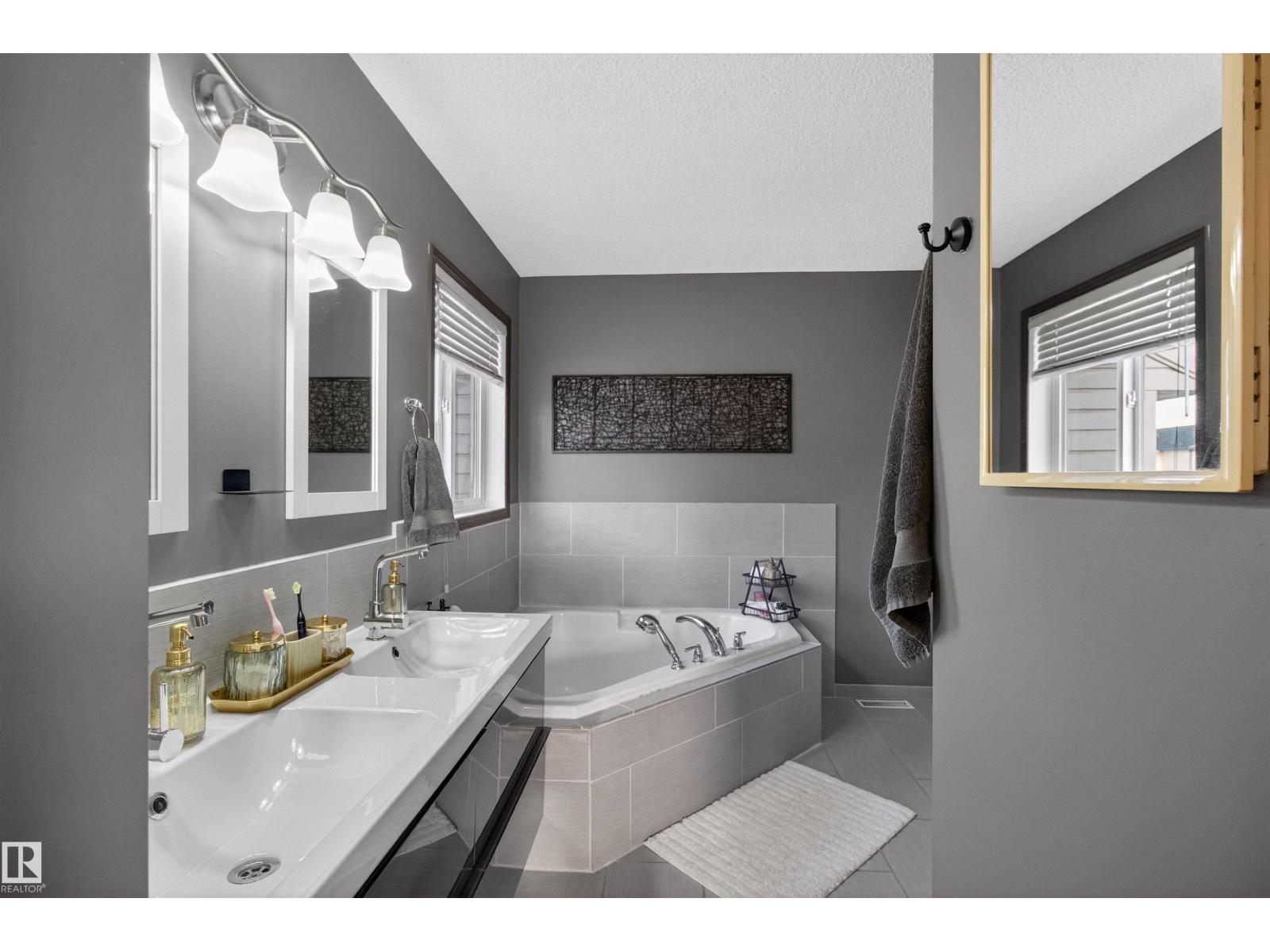 352 MEADOWVIEW TC, Sherwood Park