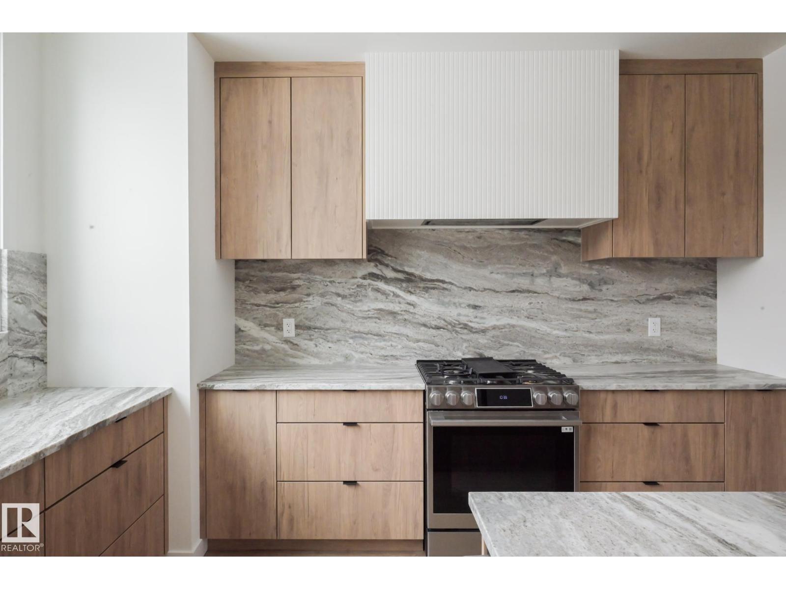 9140 74 AV NW - 15
