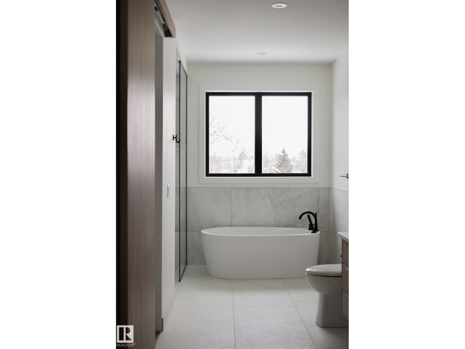 9140 74 AV NW - 20