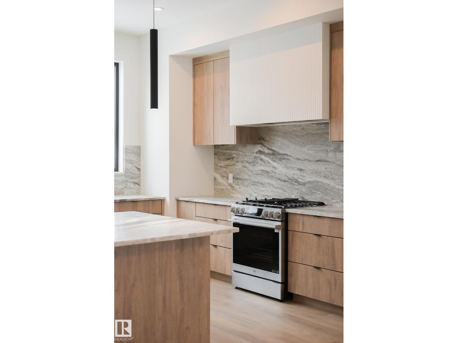 9140 74 AV NW - 8