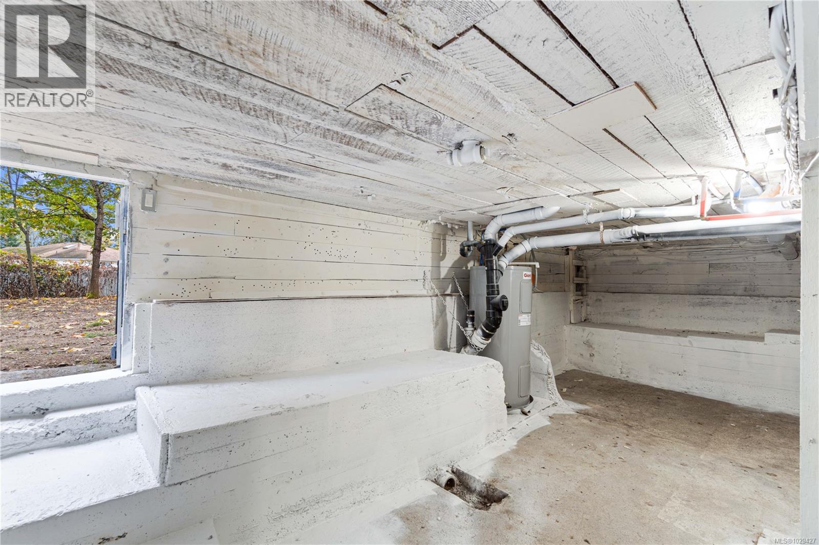 656 LAMBERT AVE - 21