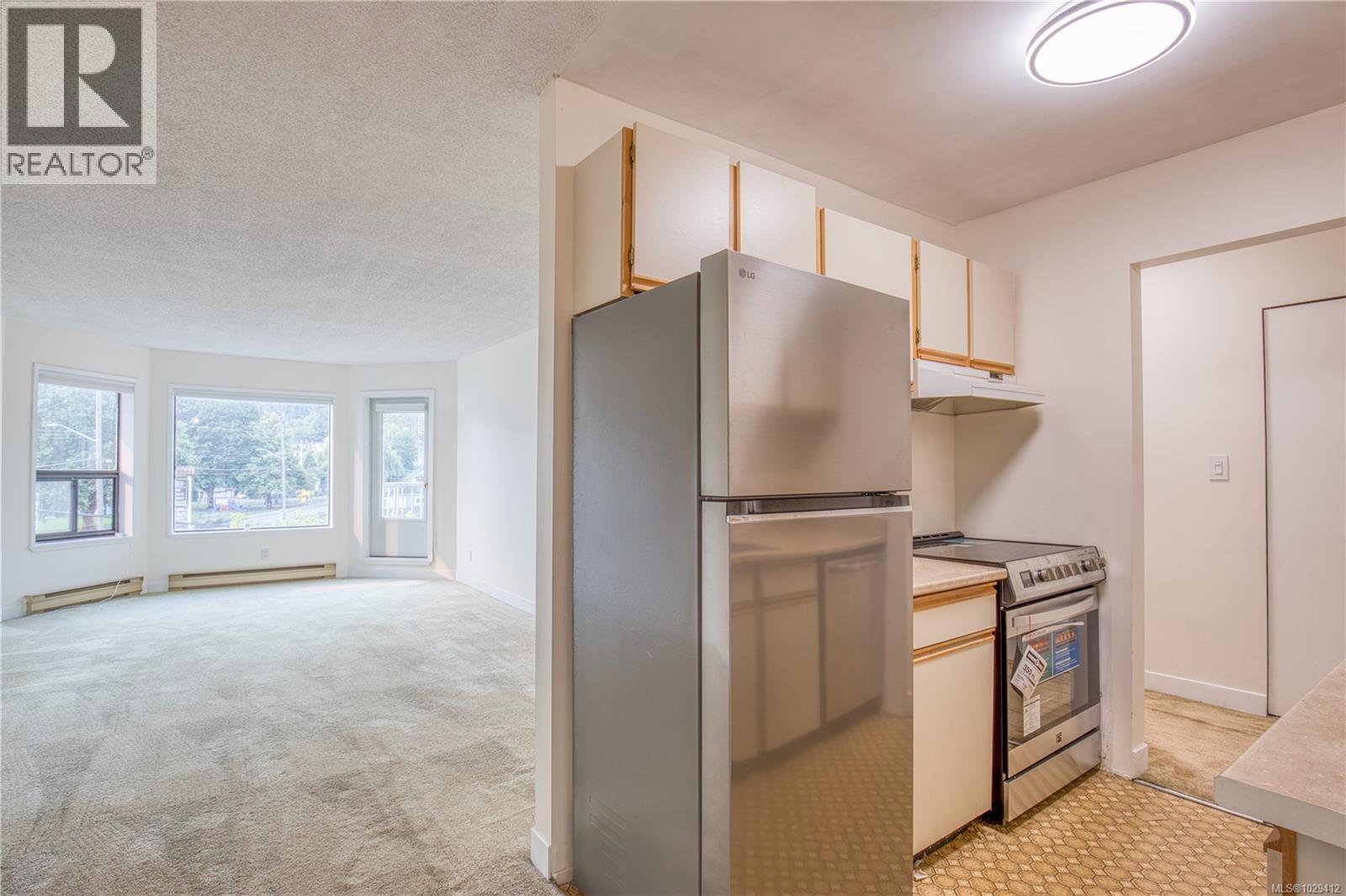 #308 2815 DEPARTURE BAY RD - 6