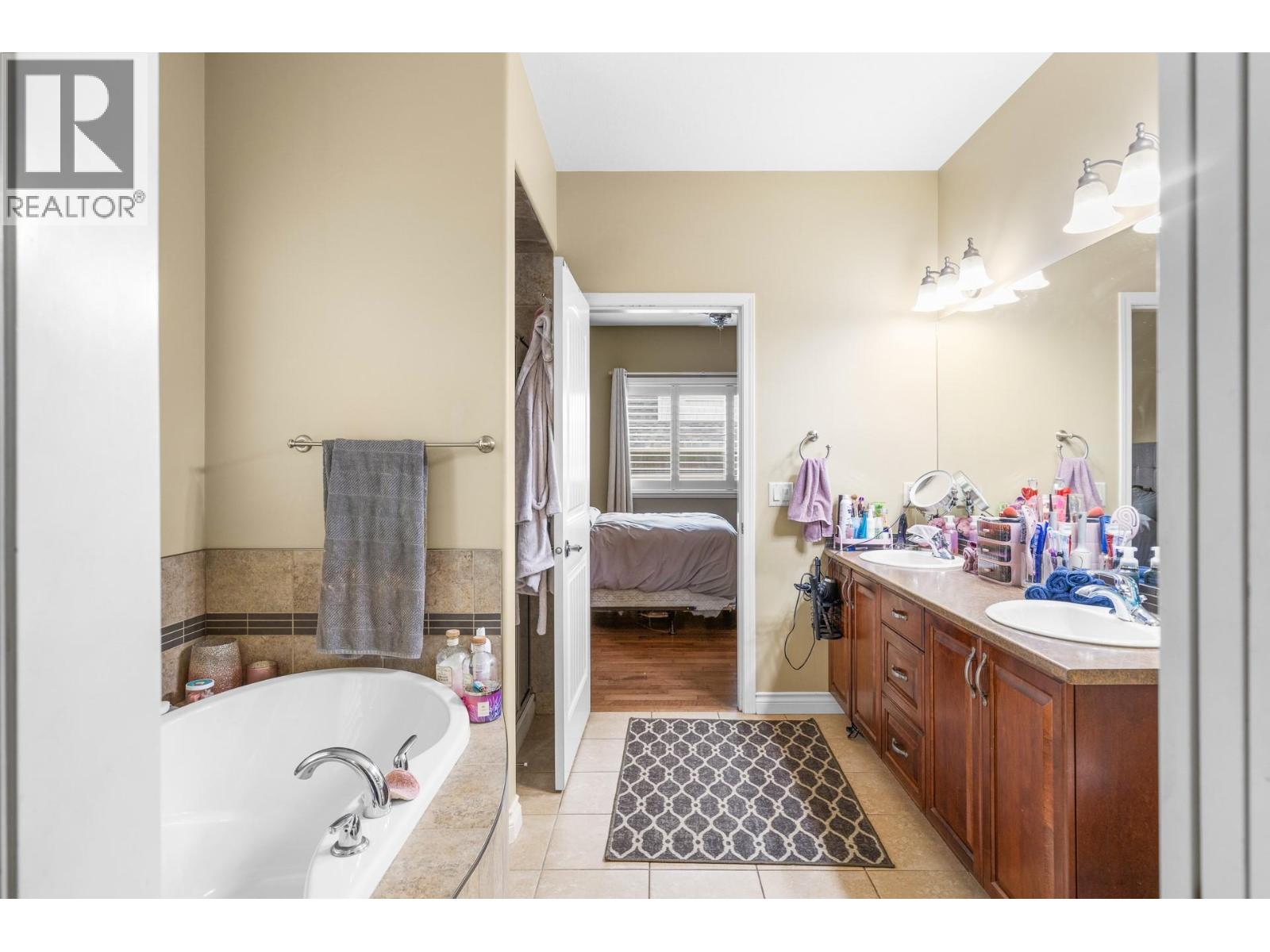 2253 WILKINSON STREET - 25