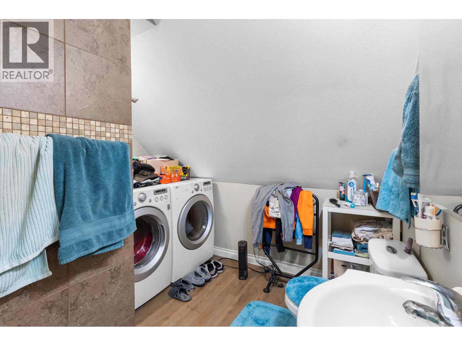 2253 WILKINSON STREET - 61