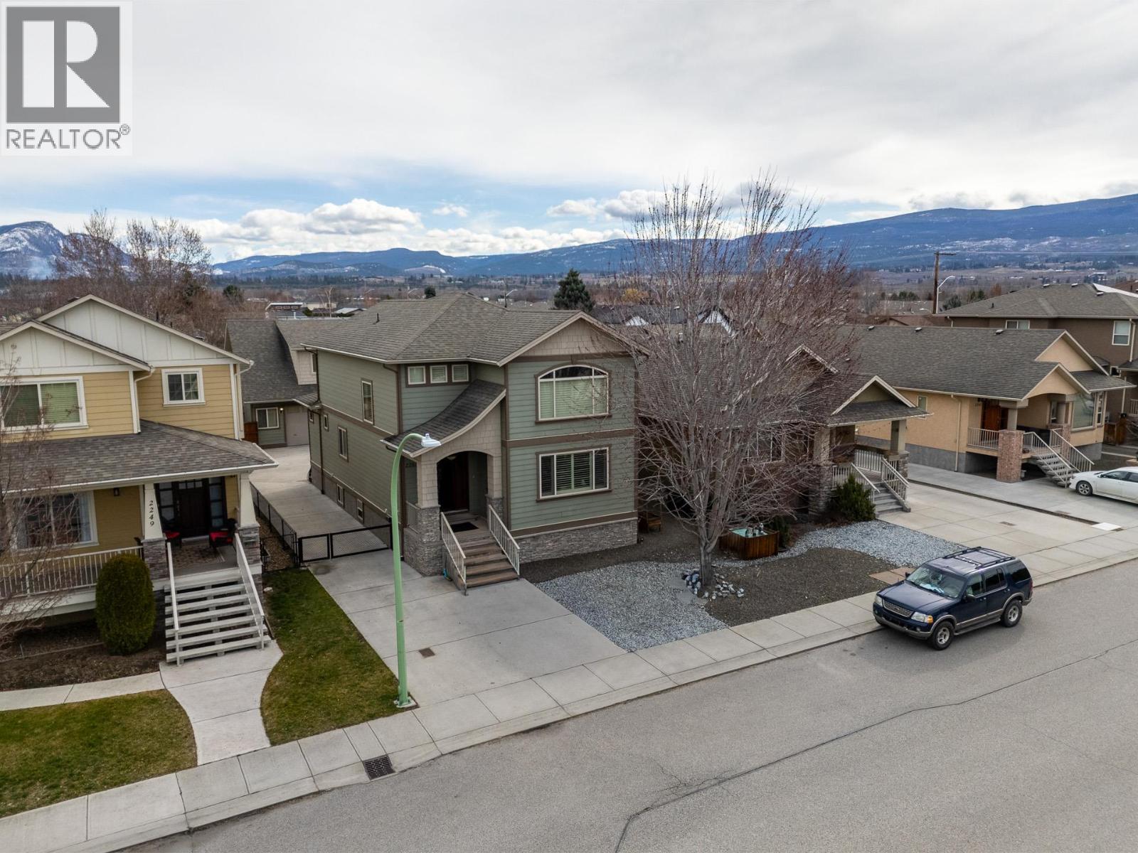 2253 WILKINSON STREET - 76