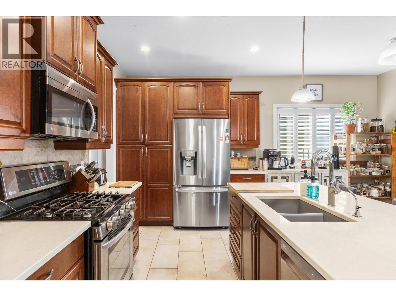 2253 WILKINSON STREET - 16