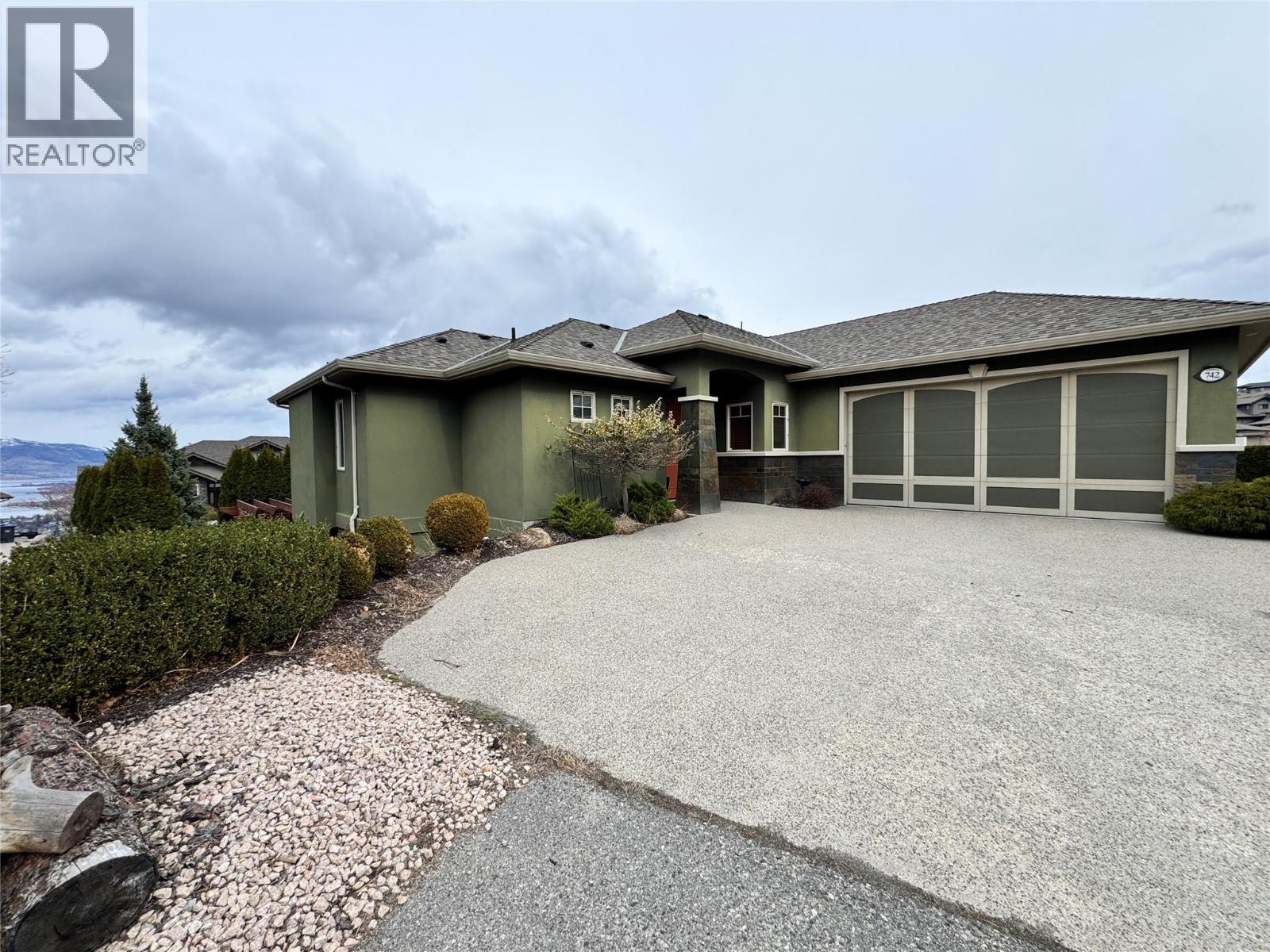  742 Crozier Avenue, Kelowna