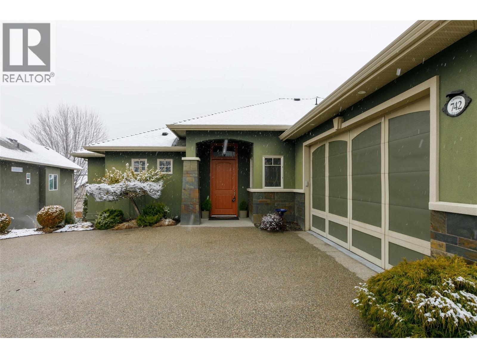  742 Crozier Avenue, Kelowna