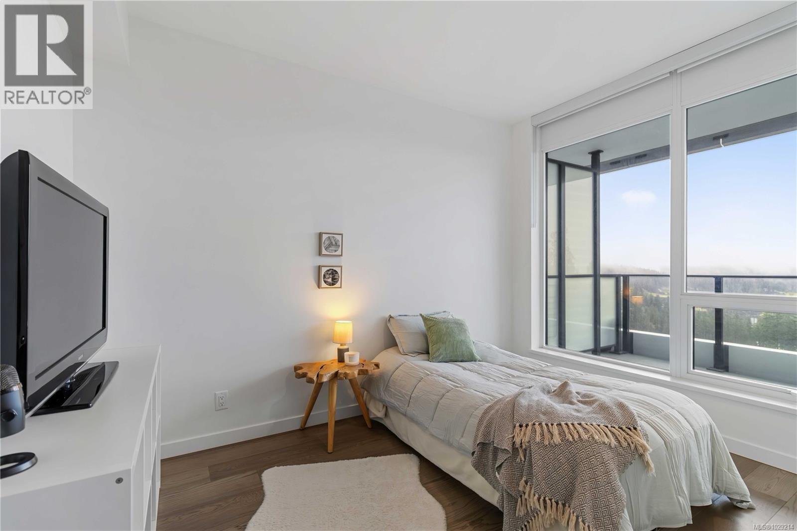 #1006 2000 HANNINGTON RD - 16