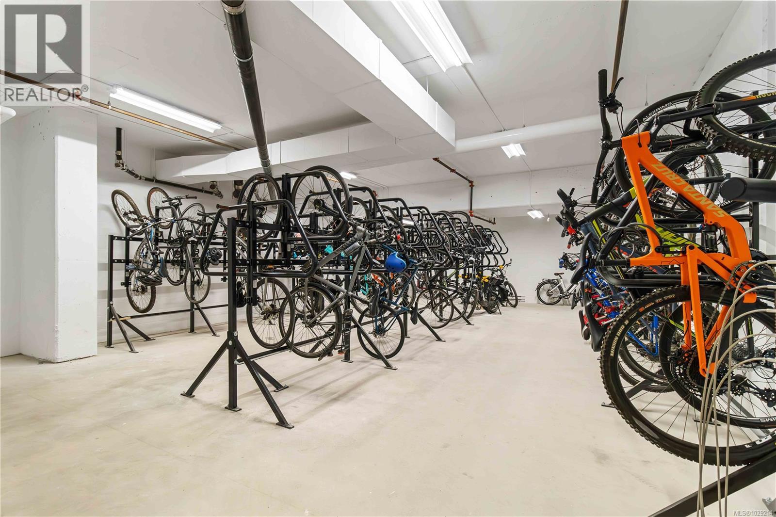 #1006 2000 HANNINGTON RD - 28