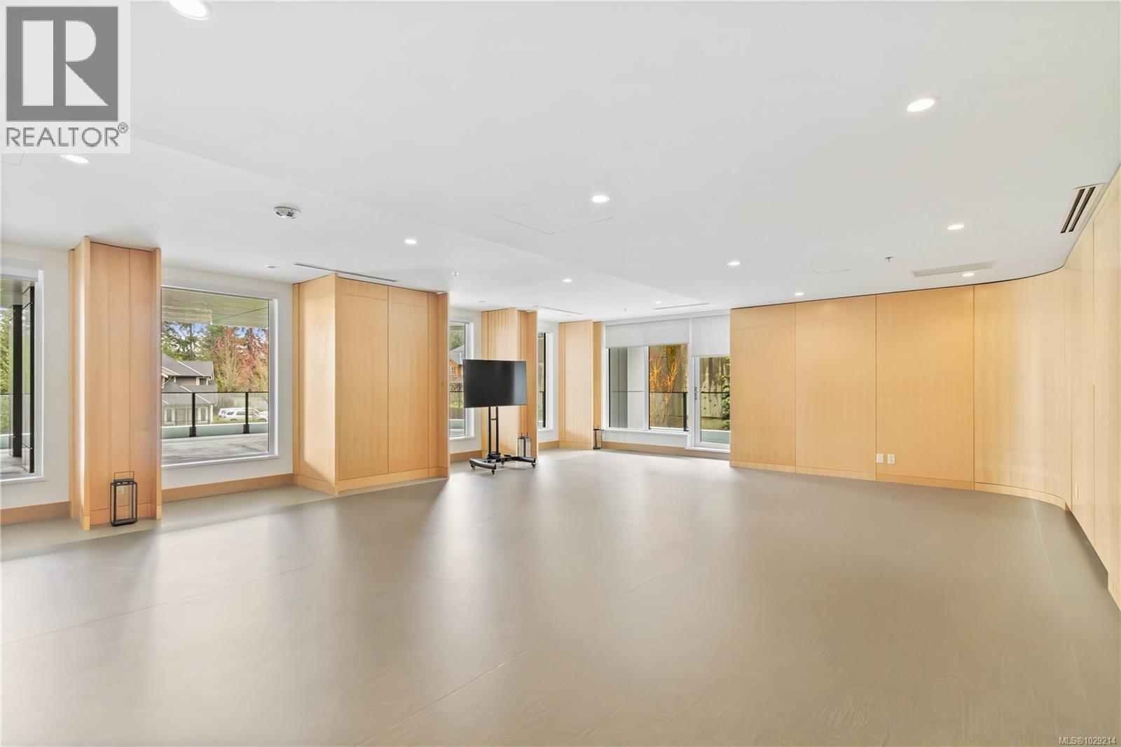 #1006 2000 HANNINGTON RD - 37