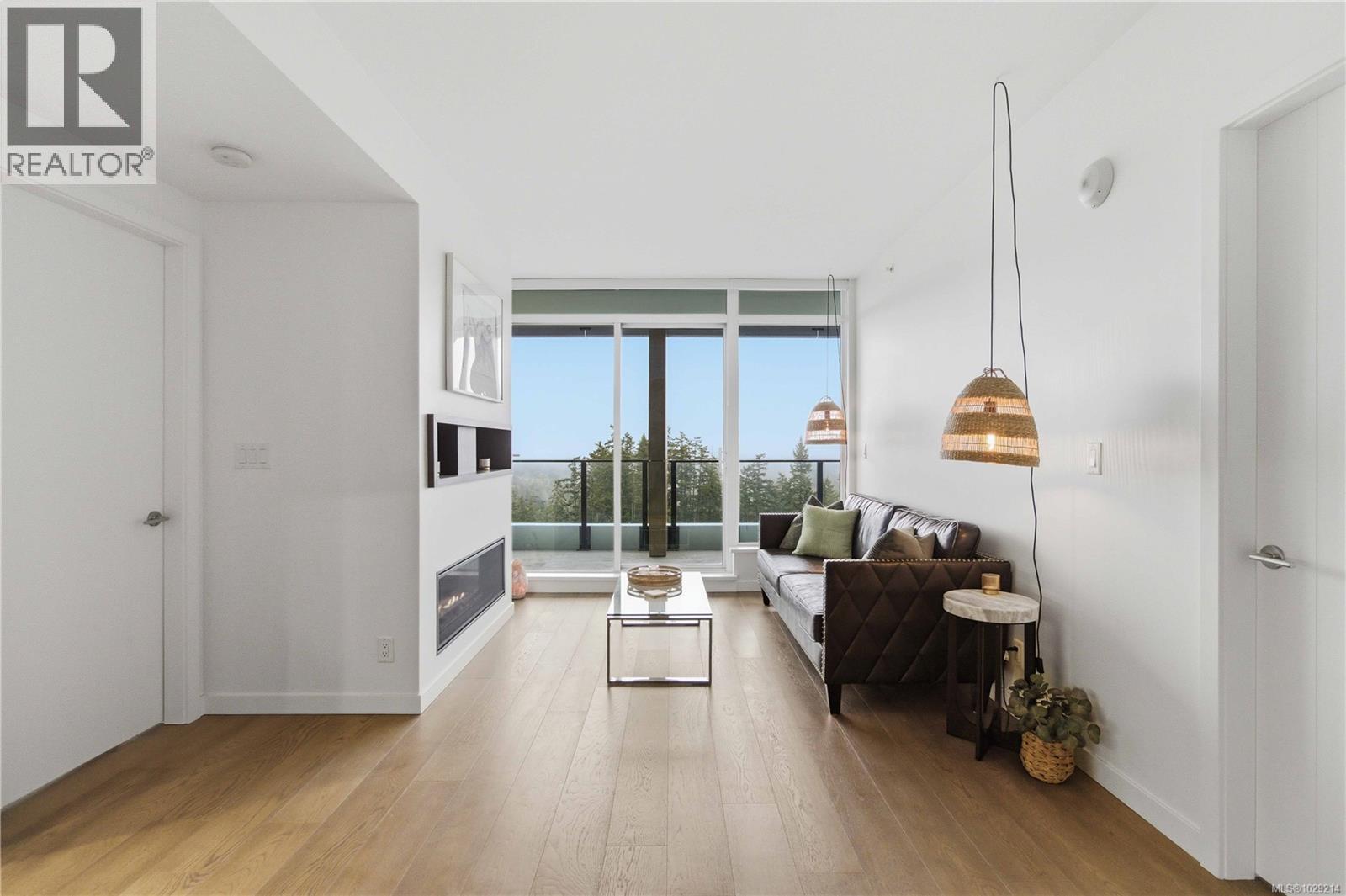 #1006 2000 HANNINGTON RD - 4