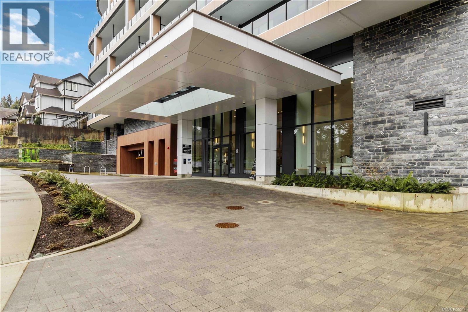 #1006 2000 HANNINGTON RD - 42