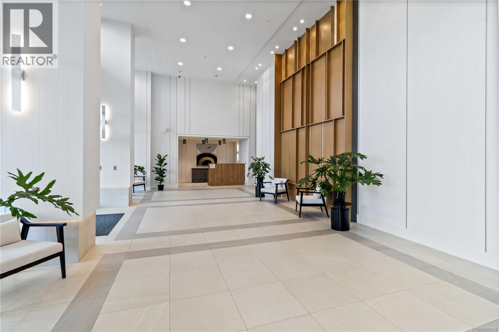 #1006 2000 HANNINGTON RD - 44