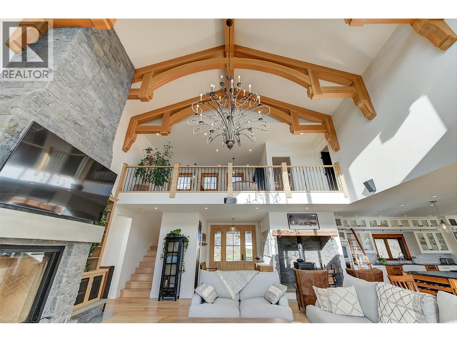 5474 Deadpine Drive, Kelowna