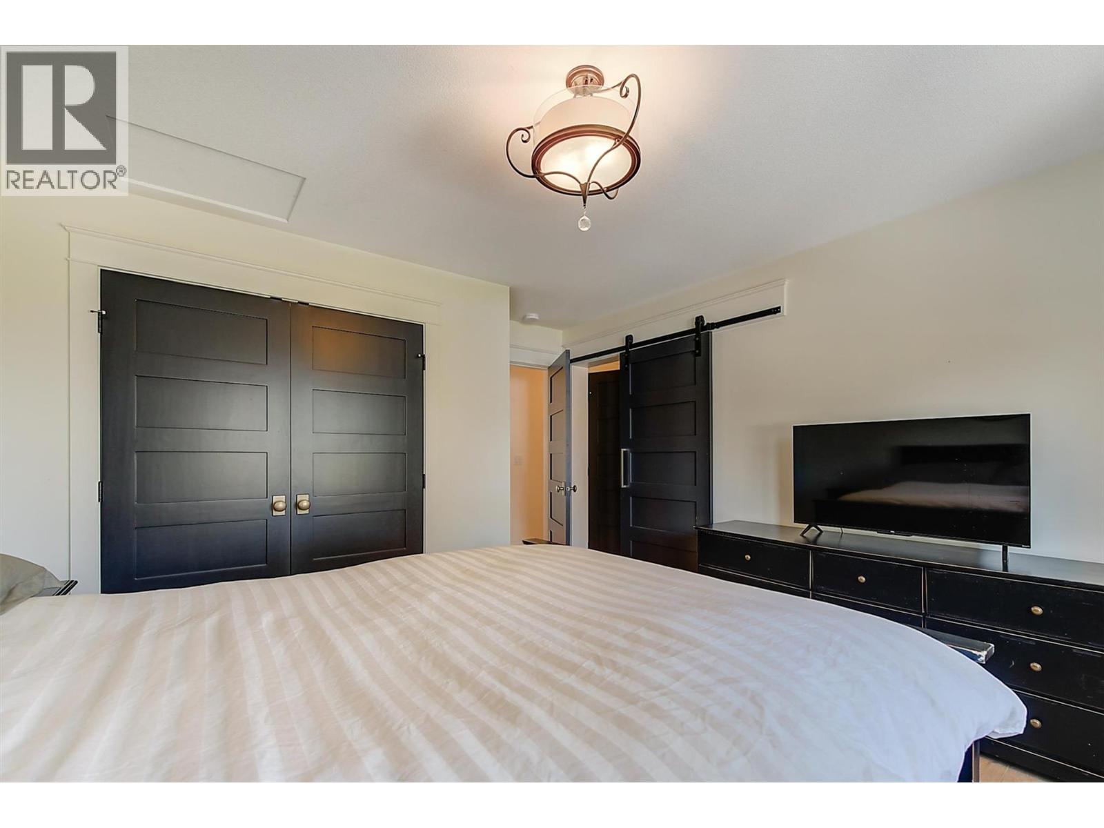 5474 Deadpine Drive, Kelowna