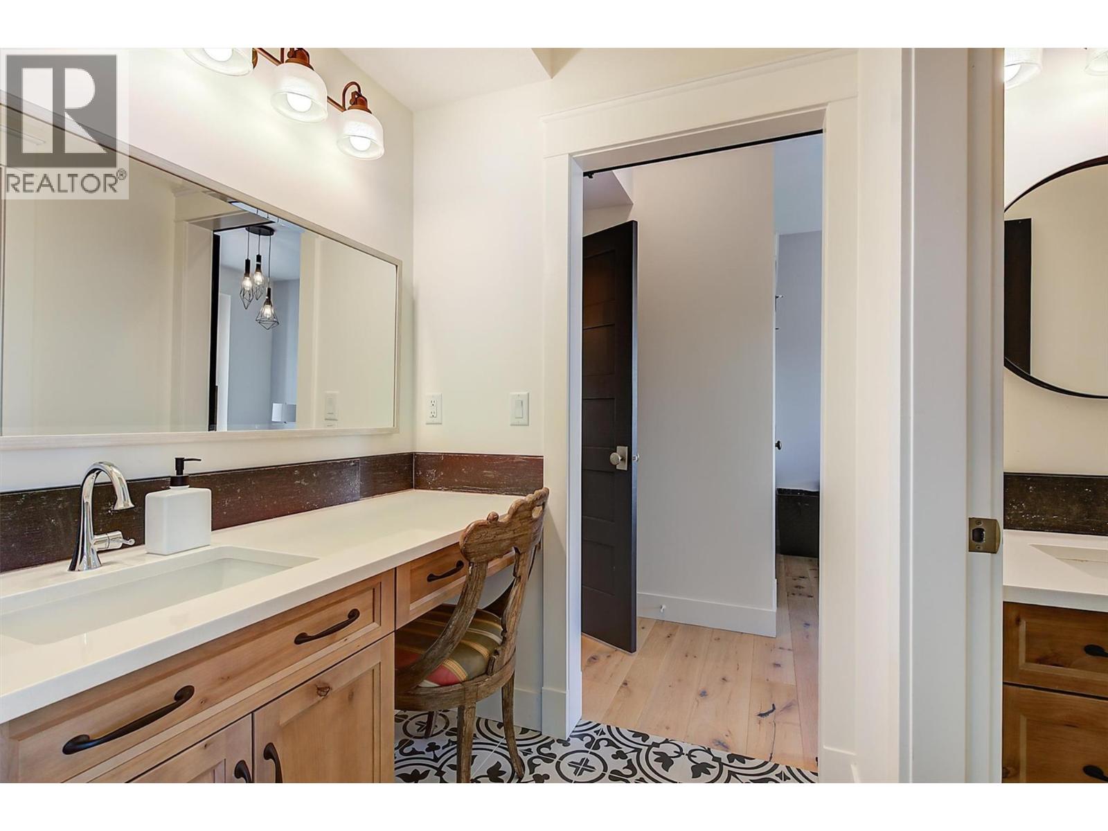 5474 Deadpine Drive, Kelowna