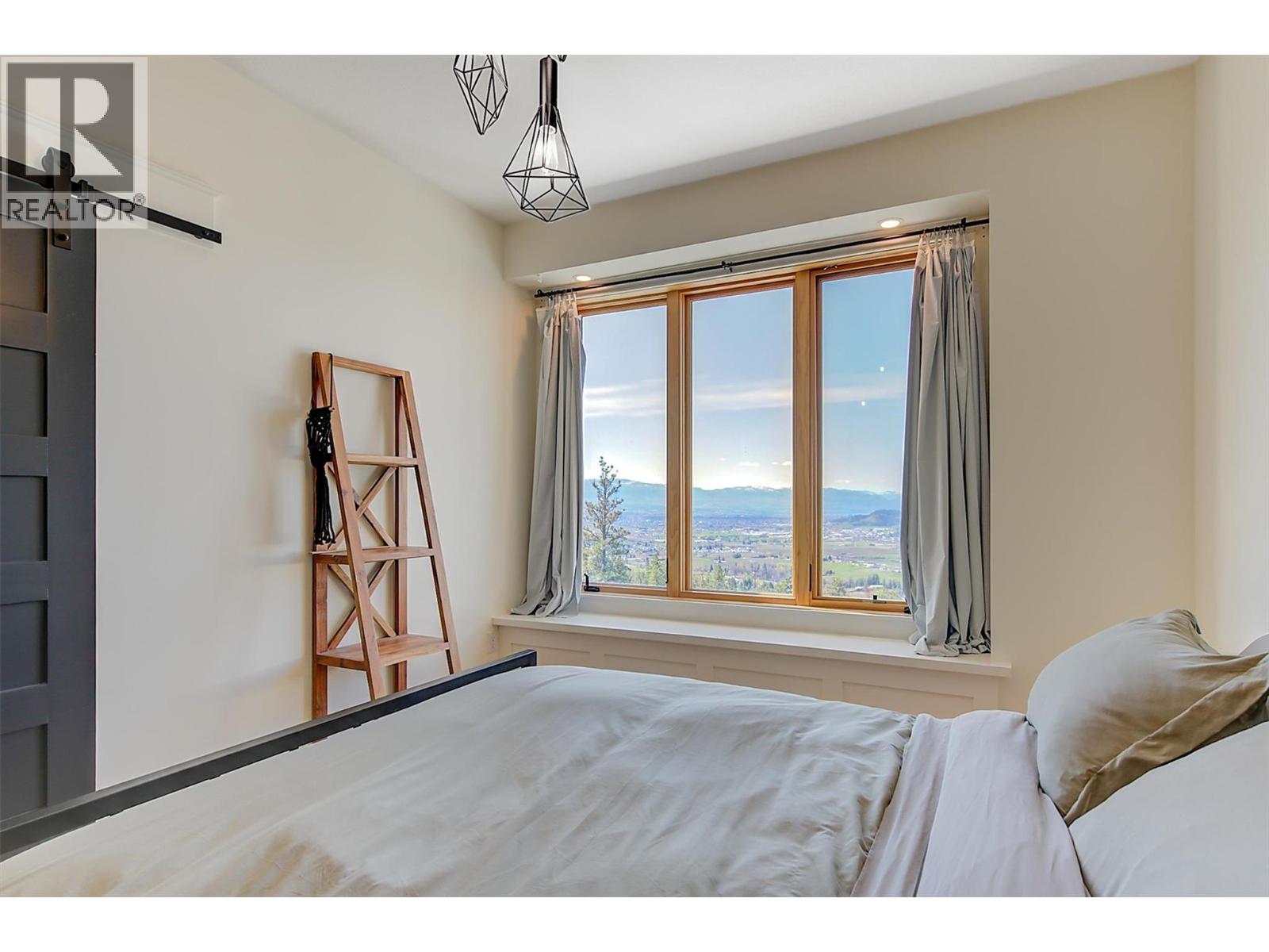 5474 Deadpine Drive, Kelowna