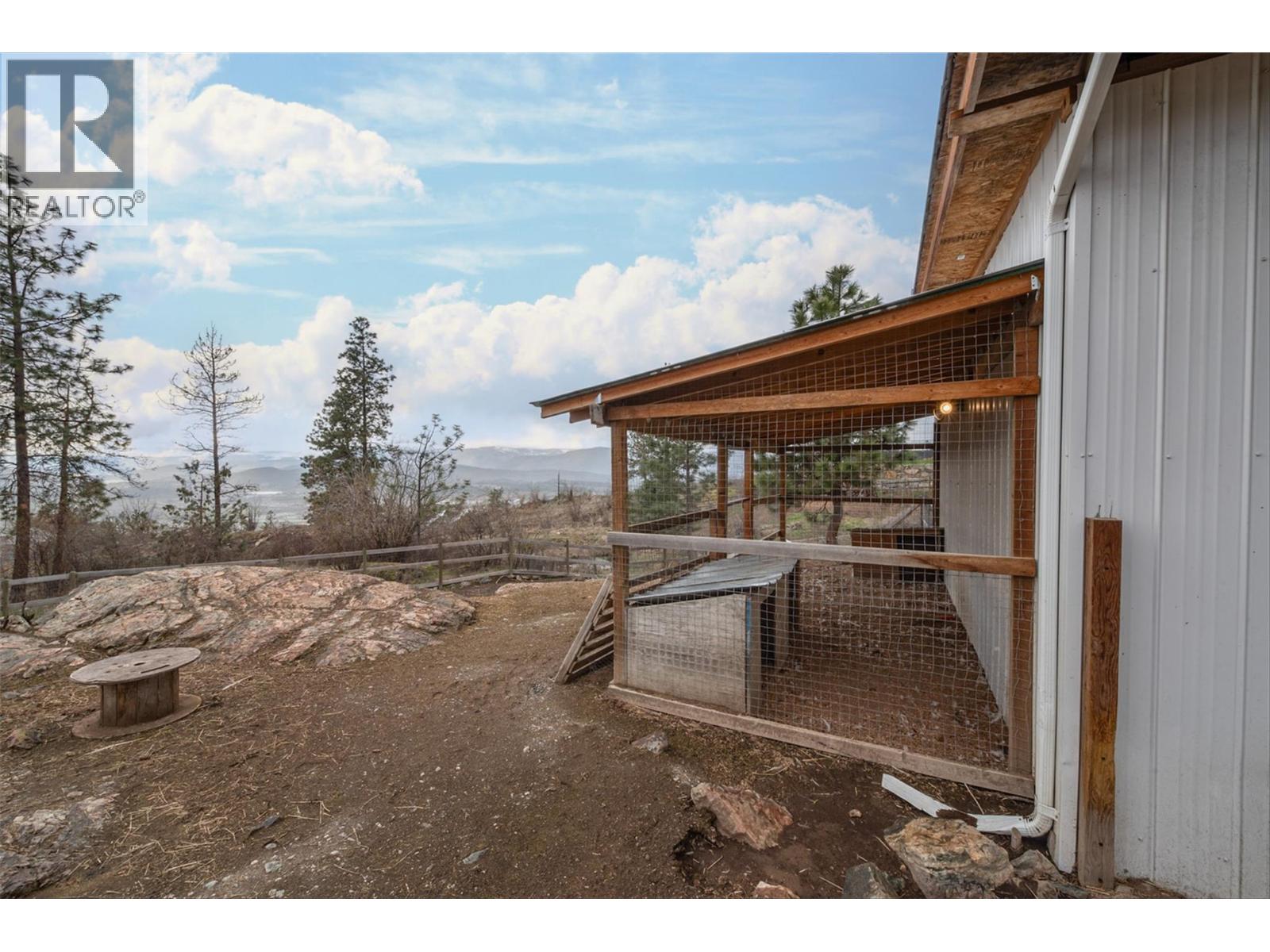 5474 Deadpine Drive, Kelowna