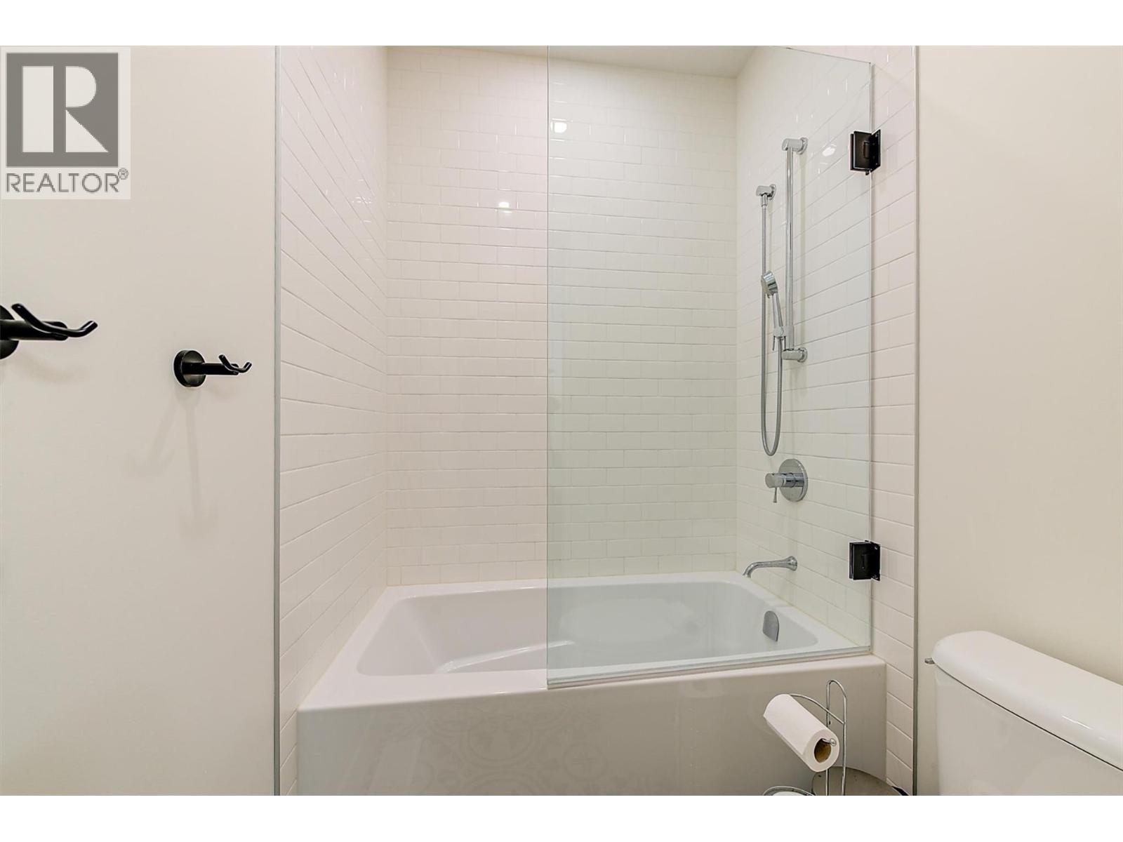 5474 Deadpine Drive, Kelowna