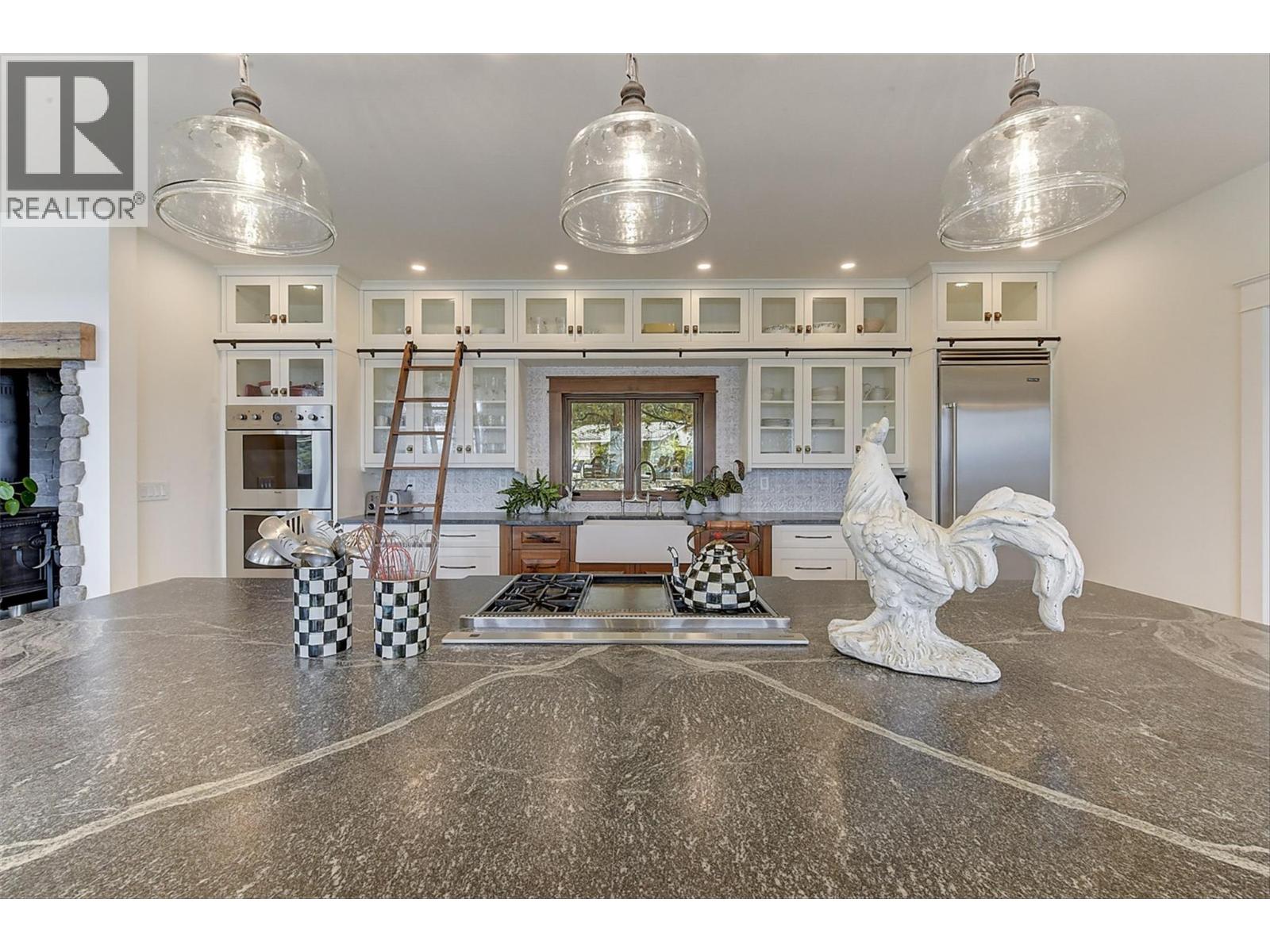 5474 Deadpine Drive, Kelowna