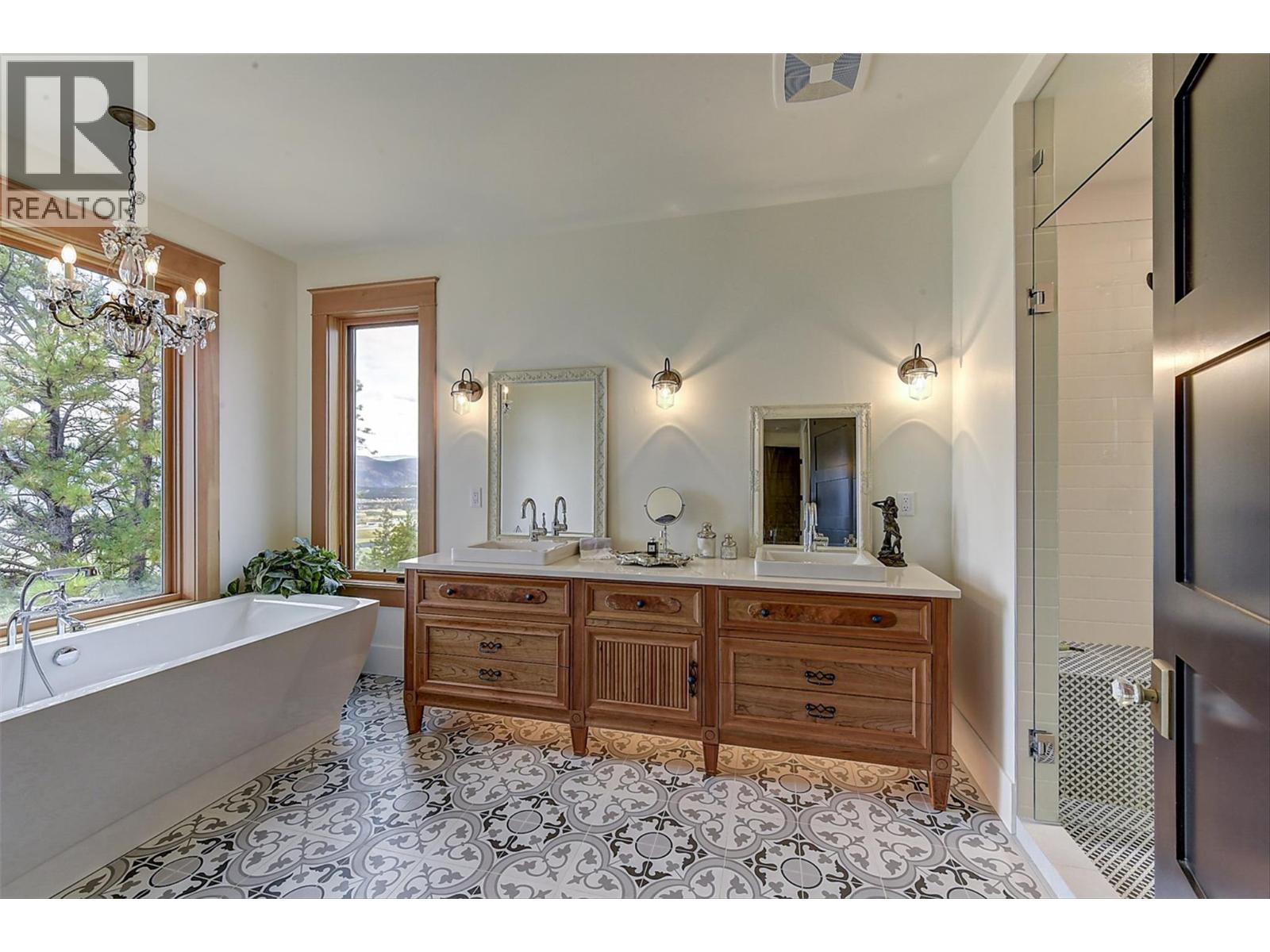 5474 Deadpine Drive, Kelowna