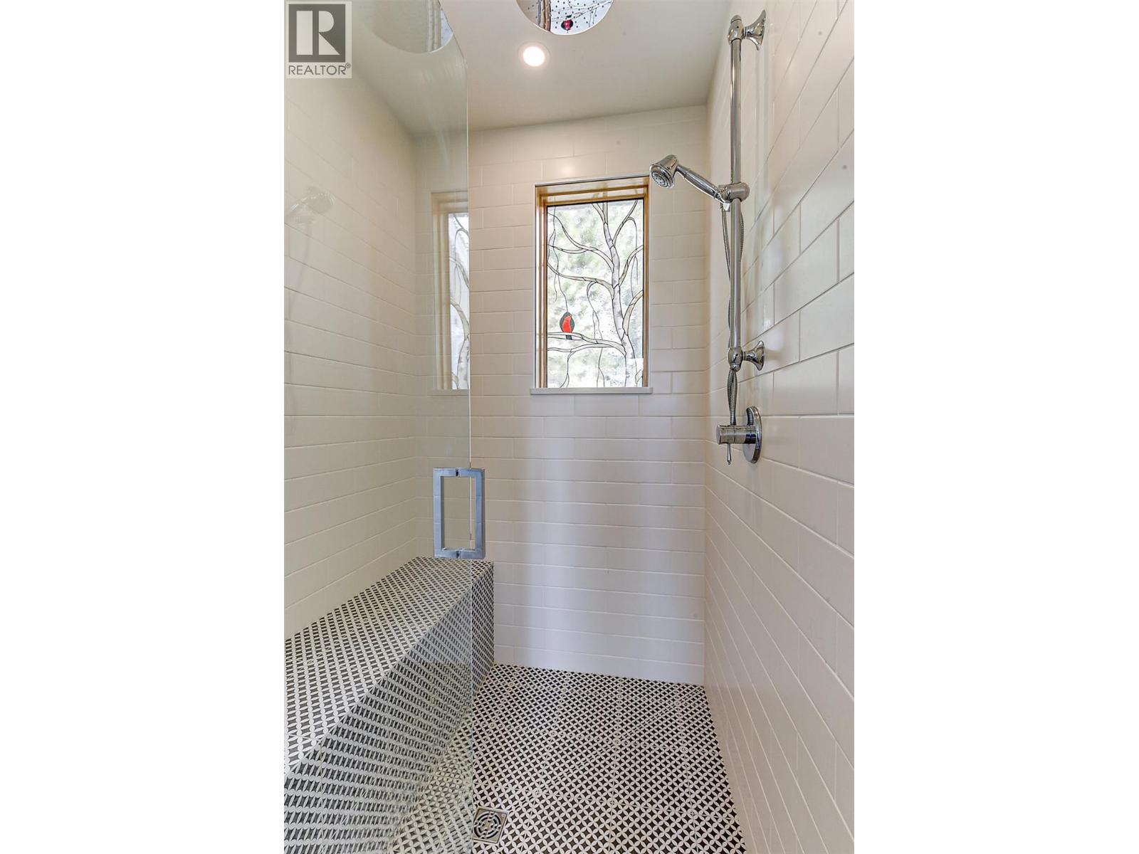 5474 Deadpine Drive, Kelowna