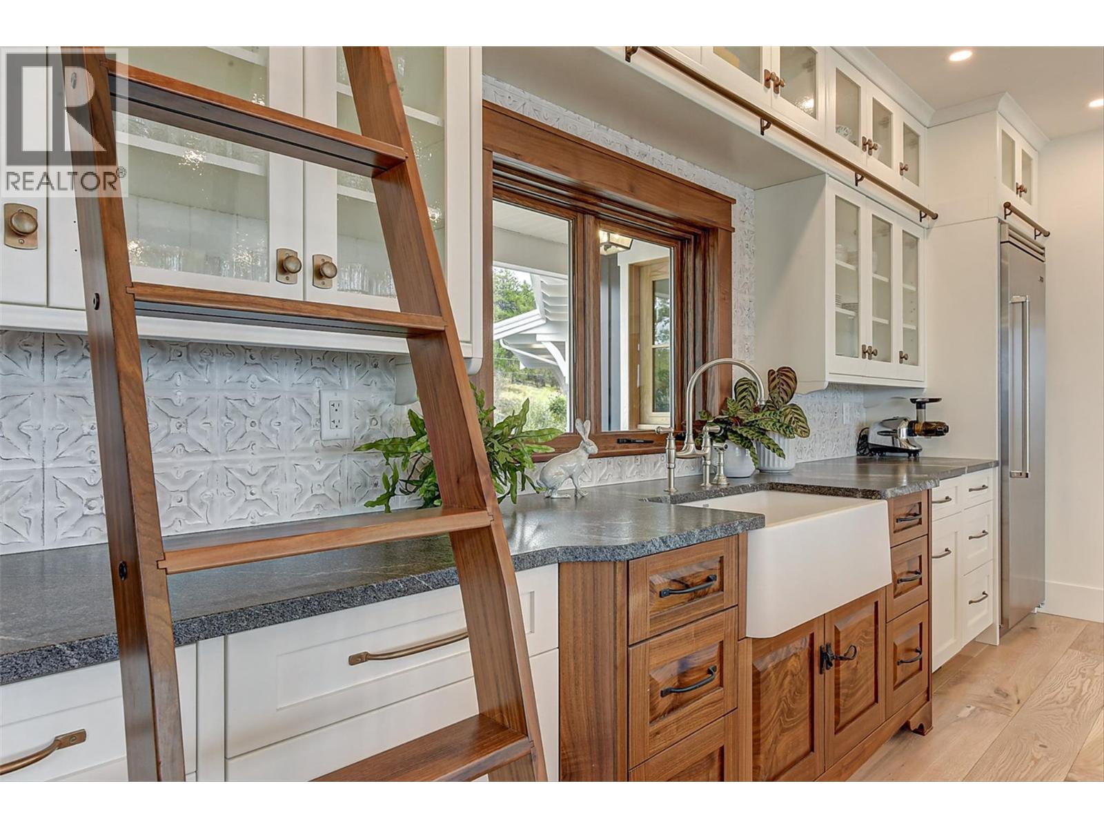 5474 Deadpine Drive, Kelowna