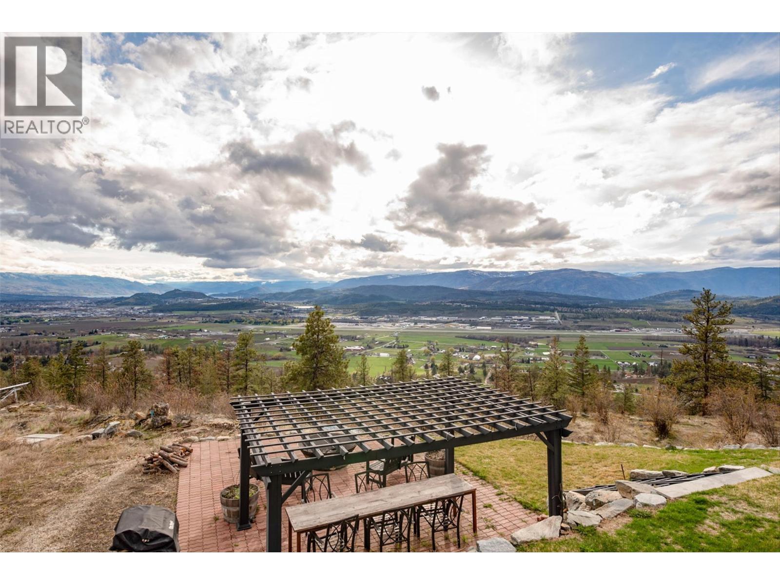 5474 Deadpine Drive, Kelowna