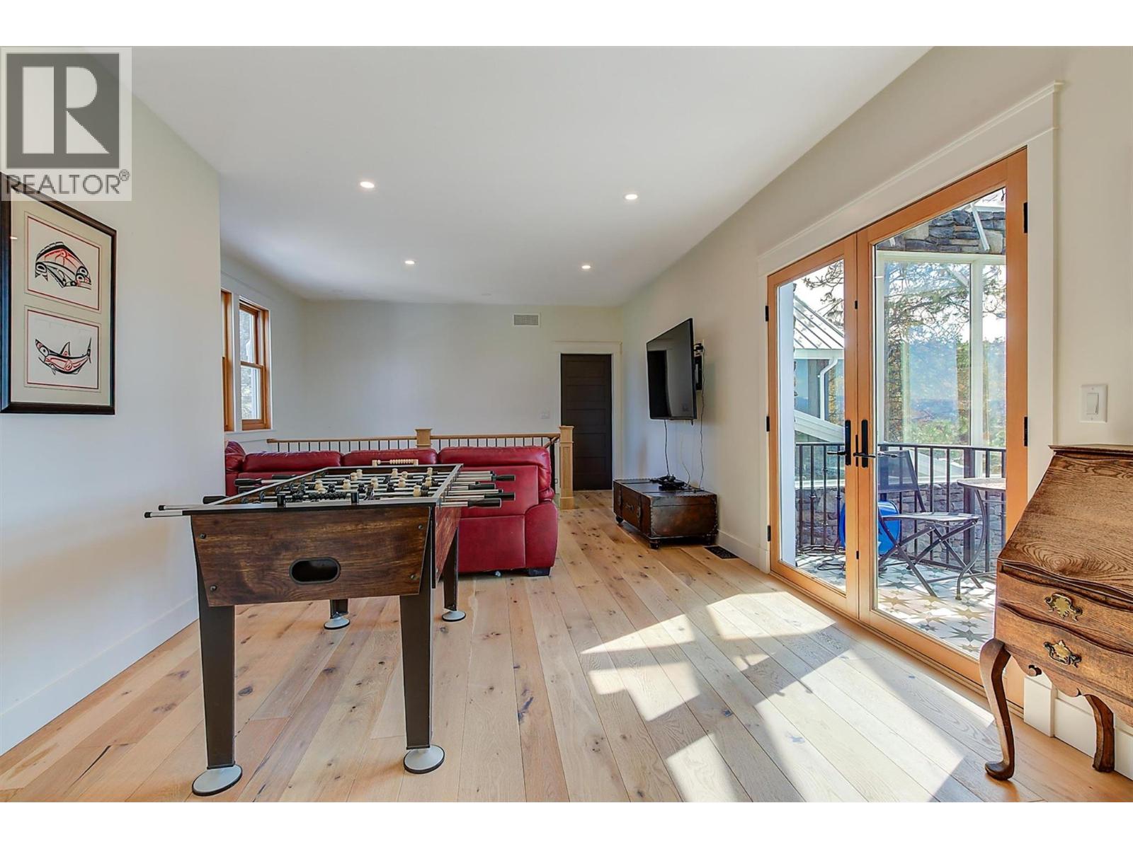 5474 Deadpine Drive, Kelowna