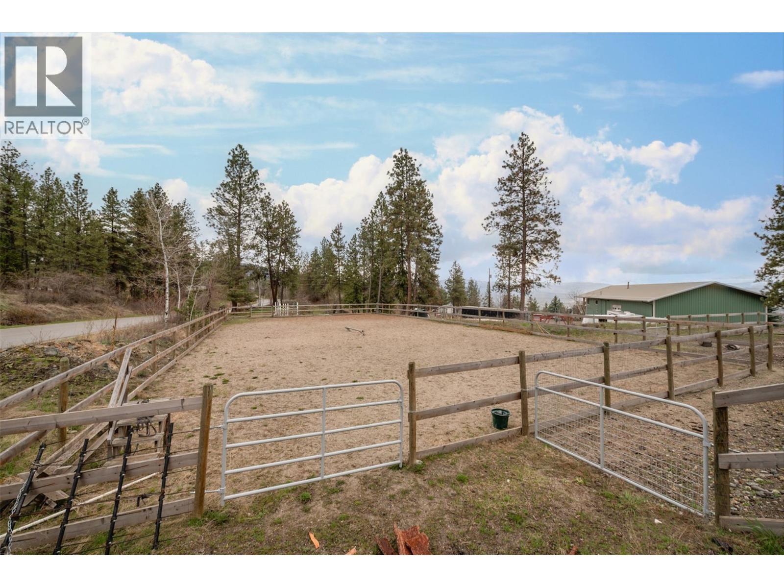 5474 Deadpine Drive, Kelowna
