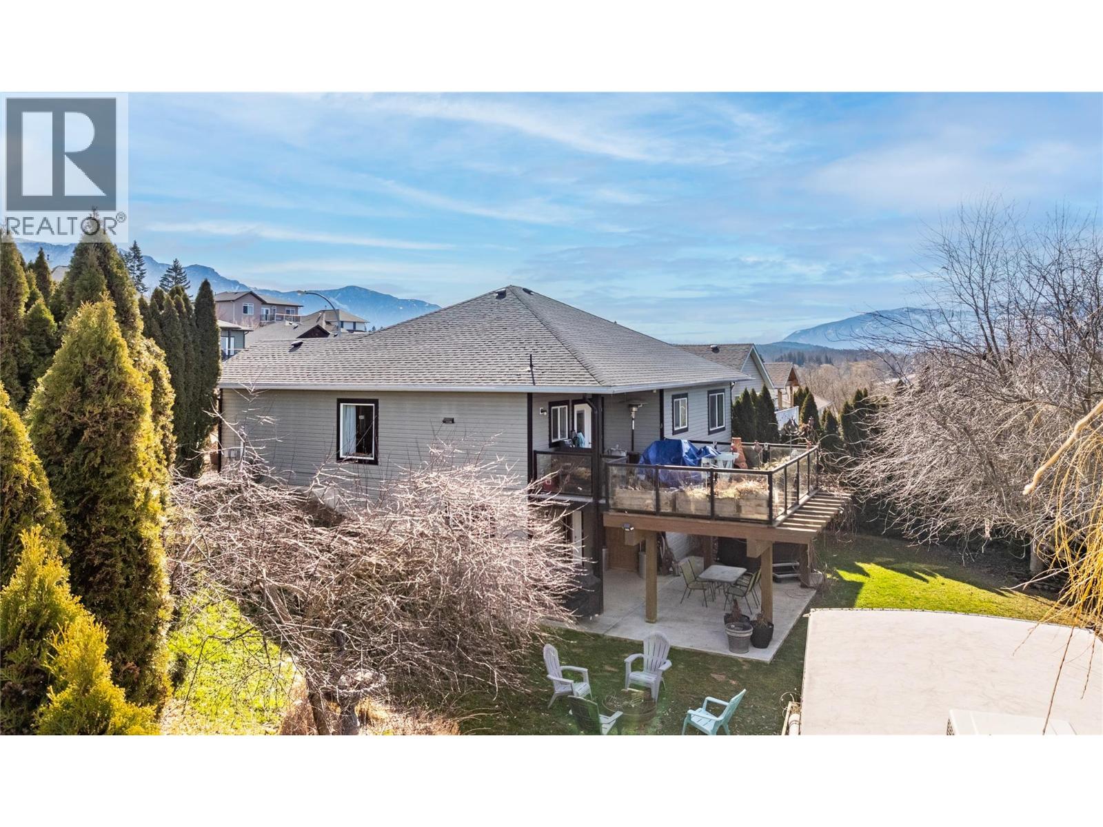 235 3rd Avenue S, Creston