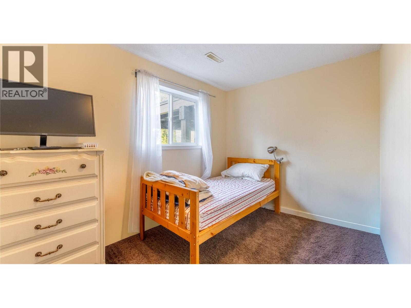 235 3rd Avenue S, Creston