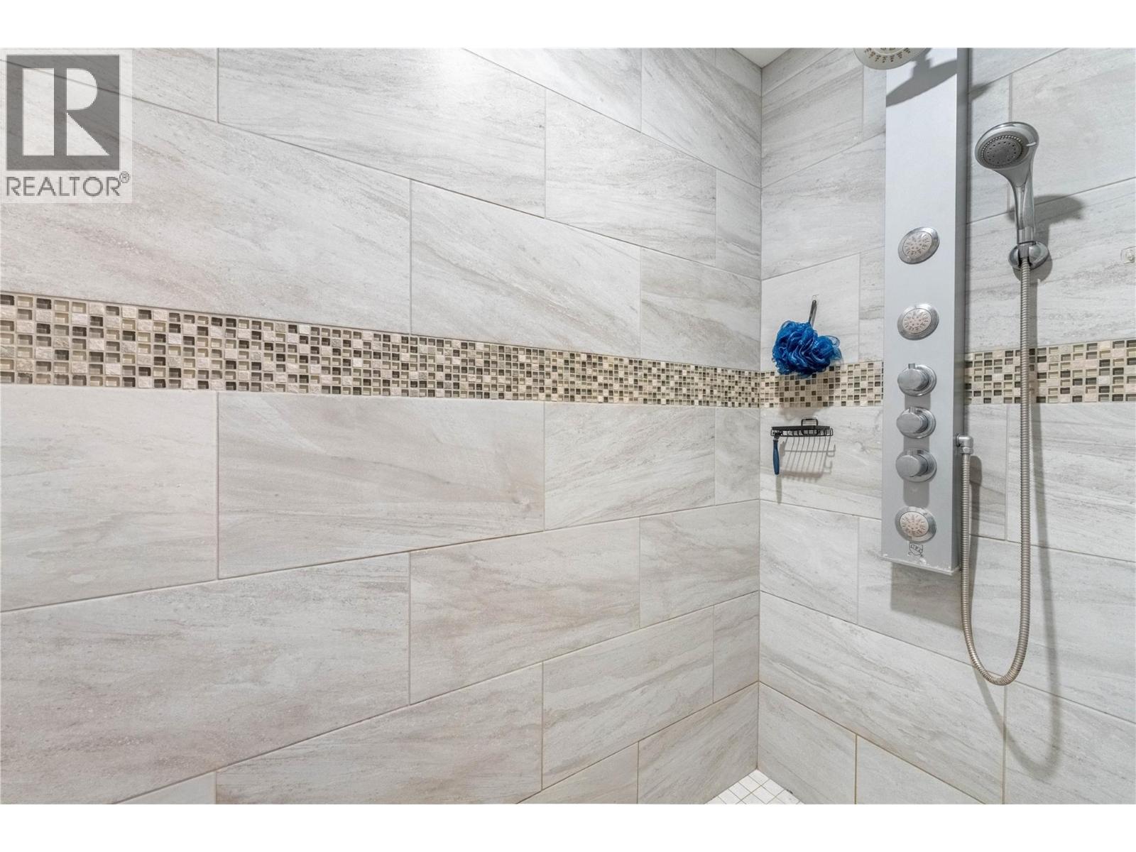 235 3rd Avenue S, Creston